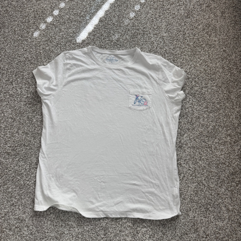 Women’s Vineyard Vines Shirt 🚲